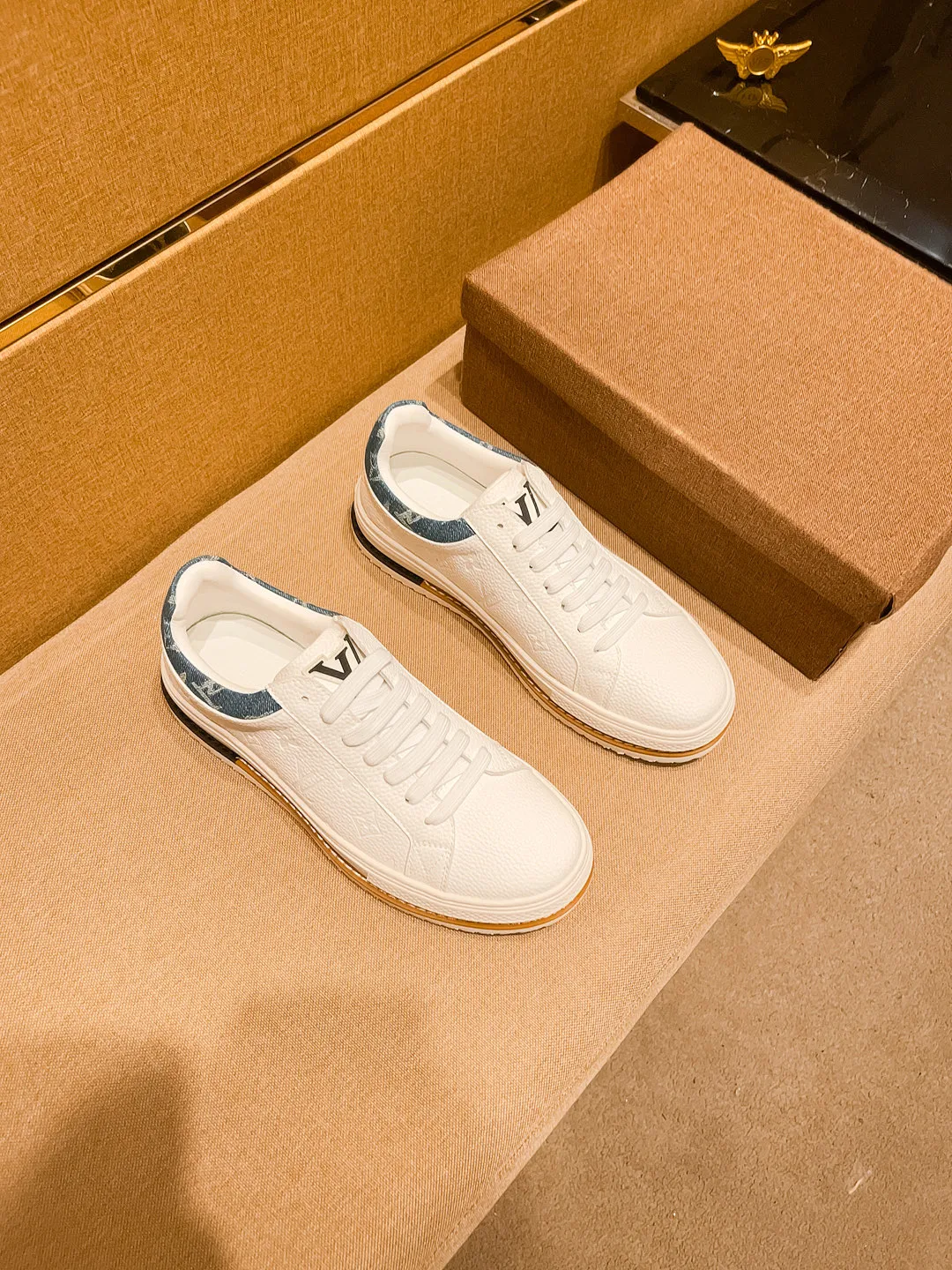 Men's shoes 💰 420💰👍【LV】🔥🔝Louis Vuitton, high-end men's shoes brand, official website 1:1 latest masterpiece: the upper is made of Italian imported first-layer cowhide🔥Official website original special technical cloth fabric matching🔥Original comfortable and breathable lining➕Original designated non-slip outsole🔥Make walking more convenient and comfortable! An exclusive new model, a stunning work, a beautiful 1:1 replica [color] compared to the official quality! Create a fashionable personality to set off your uniqueness! A must-have for trendy men! 🔥, sizes: 38-44. color:.     2⃣️colors available🔥